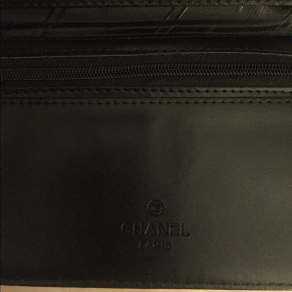 ICONIC VINTAGE CHANEL WALLET - Picture 4 of 4